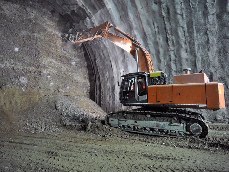 隧道液压铣挖机
